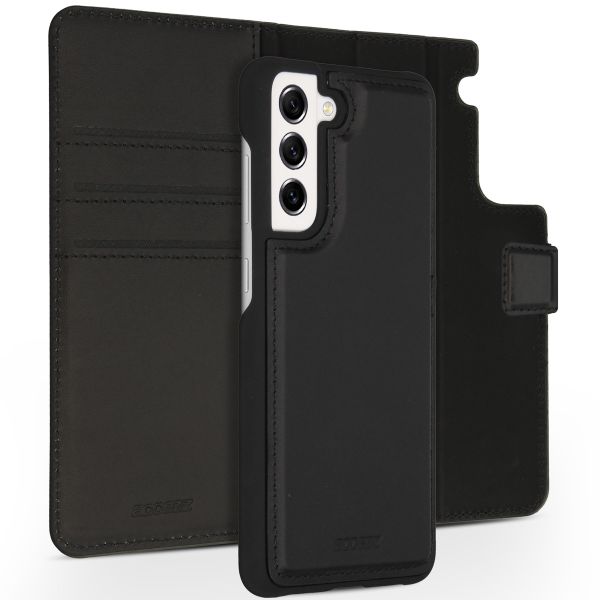 Accezz Premium Leather 2 in 1 Klapphülle für das Samsung Galaxy S21 FE - Schwarz