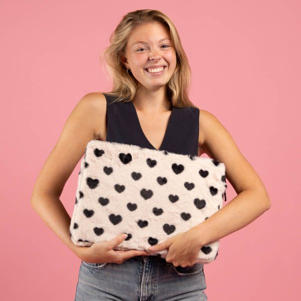 imoshion Fluffy Laptop Hülle 15-16 Zoll - Laptop Sleeve - Hearts