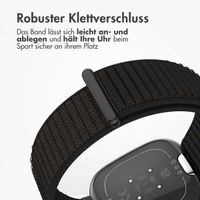 imoshion Nylonarmband für das  Fitbit Versa 4/ 3 / Sense (2) - Schwarz