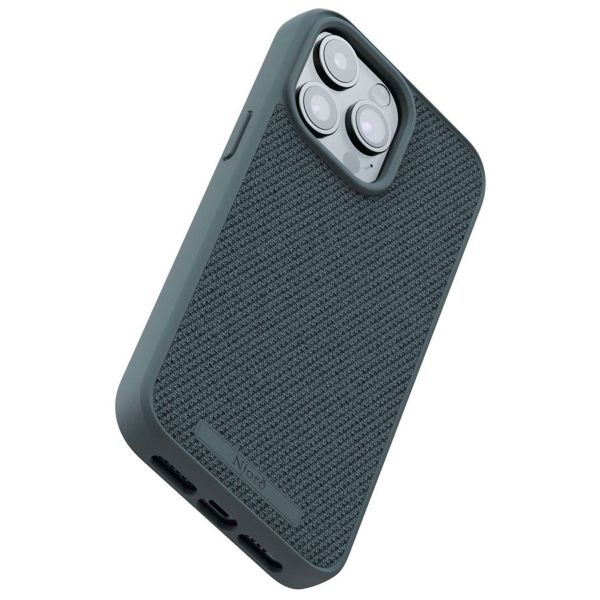 Njorð Collections Fabric MagSafe Case für das iPhone 15 Pro Max - Dark Grey