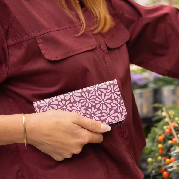 imoshion Design Klapphülle Apple iPhone SE (2022 / 2020) / 8 / 7 / 6(s) - Bloom Love Blush