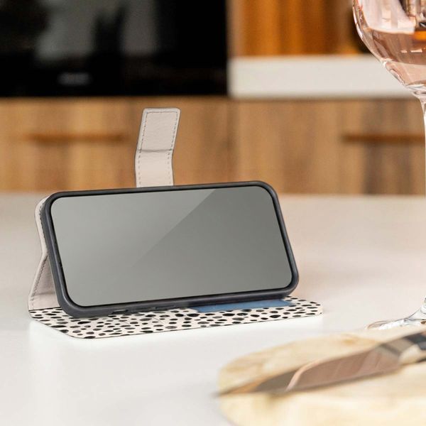 imoshion Design Klapphülle Samsung Galaxy A34 (5G) - Black And White Dots