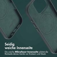 Accezz MagSafe Leather Backcover für das iPhone 16 Pro - Cedar Green