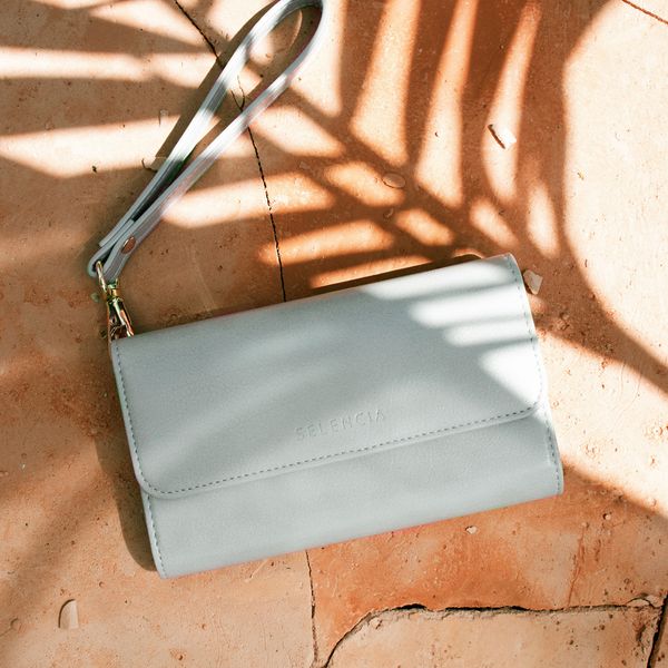 Selencia Clutch Klapphülle aus veganem Leder mit herausnehmbarem Case iPhone Xr