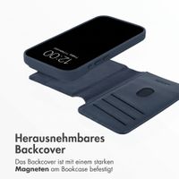 Accezz 2-in-1 Klapphülle aus Leder mit MagSafe Apple iPhone 18 Pro / 17 Pro - Nightfall Blue