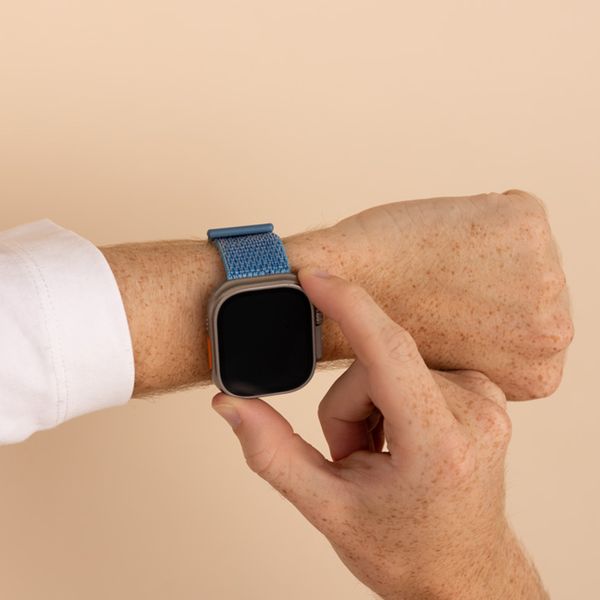 imoshion Nylonarmband für das  Apple Watch Series 1 t/m 11 / SE / Ultra (44/45/46/49 mm) - Marine Blue