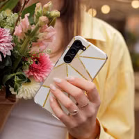 imoshion  Design Hülle für das Samsung Galaxy S24 FE - Graphic Beige