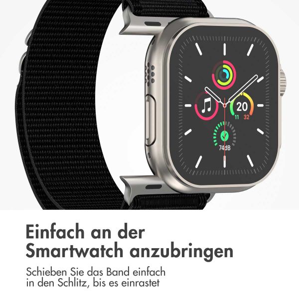 imoshion Nylon Alpine Armband für das  Apple Watch Series 1 t/m 9 / SE (38/40/41 mm) | Series 10 / 11 (42 mm) - Schwarz