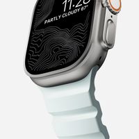 Nomad Rocky Point Armband für das  Apple Watch Series 1 t/m 11 / SE / Ultra (44/45/46/49 mm) - Icy Blue Glow TItanium