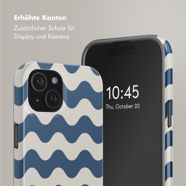 Selencia Vivid Tough Back Cover mit MagSafe für das iPhone 15 - Wave Vibes Classic Blue