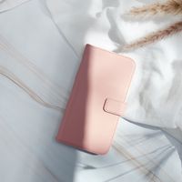 Selencia Echtleder Klapphülle für das iPhone 12 Pro Max - Rosa