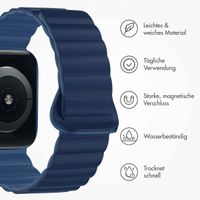 imoshion Magnetisches Silikonarmband für das  Apple Watch Series 1 t/m 9 / SE (38/40/41 mm) | Series 10 / 11 (42 mm) - Dunkelblau