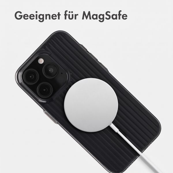 Accezz Lite Backcover mit MagSafe | Fluted | Apple iPhone 15 Pro - Schwarz