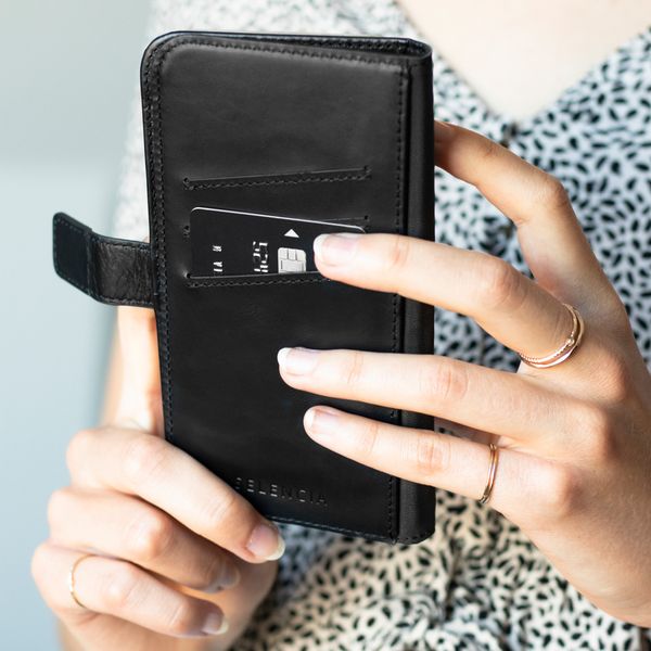 Selencia Echtleder Klapphülle Samsung Galaxy A70 - Schwarz