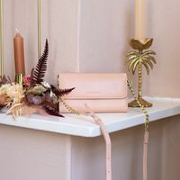 Selencia Eny Clutch Klapphülle aus veganem Leder mit herausnehmbarem Backcover Samsung Galaxy S21 Plus - Rosa