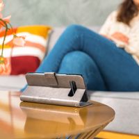 Kleeblumen Klapphülle Grau Samsung Galaxy A01