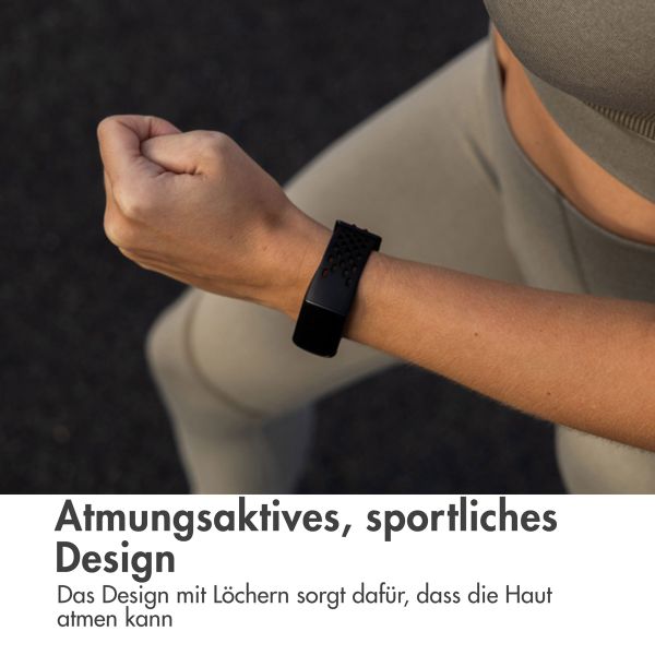 imoshion Silikon Sportarmband mit Löchern für die Fitbit Charge 5 / Charge 6 - Schwarz