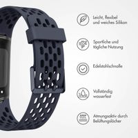 imoshion Silikon Sportarmband mit Löchern für die Fitbit Charge 5 / Charge 6 - Dunkelblau