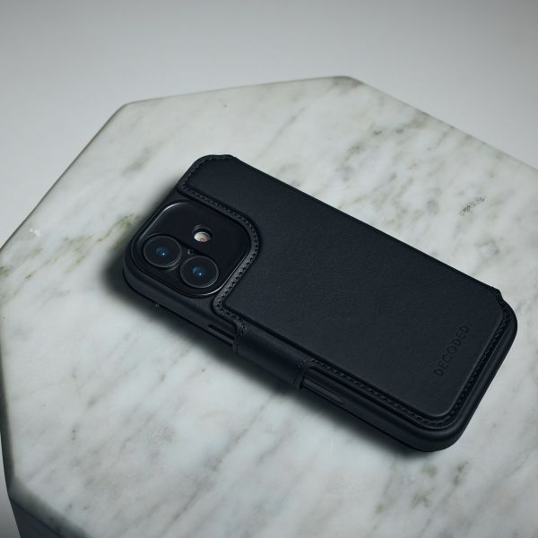 Decoded 2 in 1 Leather Klapphülle MagSafe Apple iPhone 17 Pro - Solid Clay