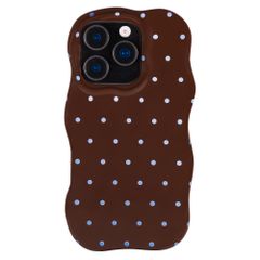 Selencia Vivid Wavy Backcover mit MagSafe Apple iPhone 16 Pro - Happy Dots Chocolate