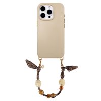 Selencia Rivièra MagSafe Backcover mit abnehmbaren Haken für das Apple iPhone 16 Pro Max - Milky Latte + Satin Stone Handykette - Brown