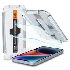 Spigen EZ Fit Glas.tR mit Installation Tray - 1er Pack Apple iPhone 13 / 13 Pro / 14 / 16e