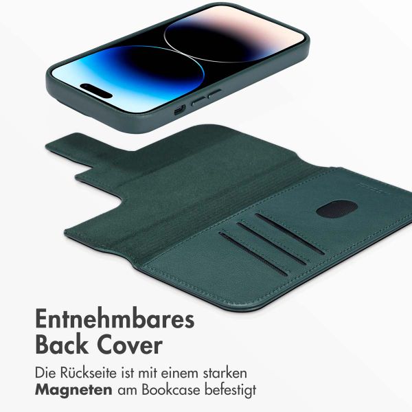 Accezz 2-in-1 Klapphülle aus Leder mit MagSafe für das iPhone 14 Pro - Cedar Green