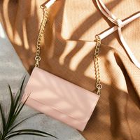 Selencia Clutch Klapphülle aus veganem Leder mit herausnehmbarem Case iPhone 11