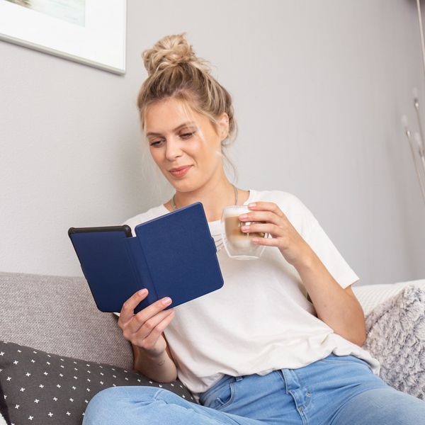 imoshion Slim Soft Case Klapphülle Kobo Clara 2E / Tolino Shine 4 - Dunkelblau