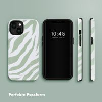 Selencia Vivid Tough Back Cover für das iPhone 13 - Colorful Zebra Sage Green