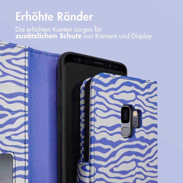 imoshion ﻿Design Klapphülle für das Samsung Galaxy S9 - White Blue Stripes