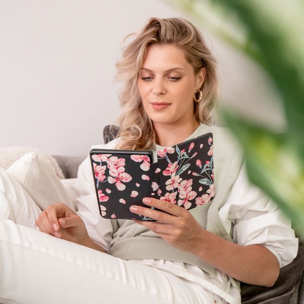 imoshion Design Slim Hard Case Klapphülle Tolino Page 2 - Blossom Watercolor Black