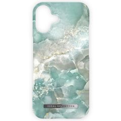 iDeal of Sweden Fashion Back Case Apple iPhone 16 - Azura Marble