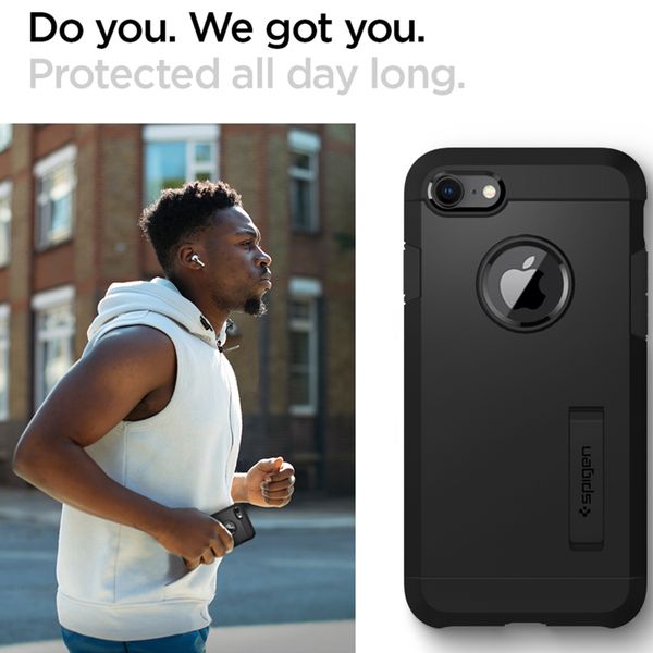Spigen Tough Armor™ Case Schwarz für das Apple iPhone SE (2022 / 2020)