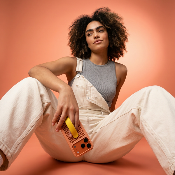 Callbuddy Multifunktionales Armband für das Apple iPhone 17 Pro Max - Yellow