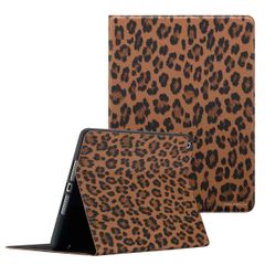 Selencia Sabi Klapphülle mit Leopardenmuster Apple iPad 9 (2021) 10.2 Zoll / iPad 8 (2020) 10.2 Zoll / iPad 7 (2019) 10.2 Zoll - Mocha Brown