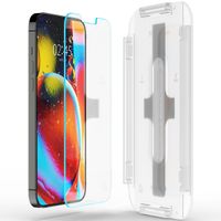 Spigen GLAStR Fit Displayschutzfolie  + Applicator für das iPhone 13 Pro Max