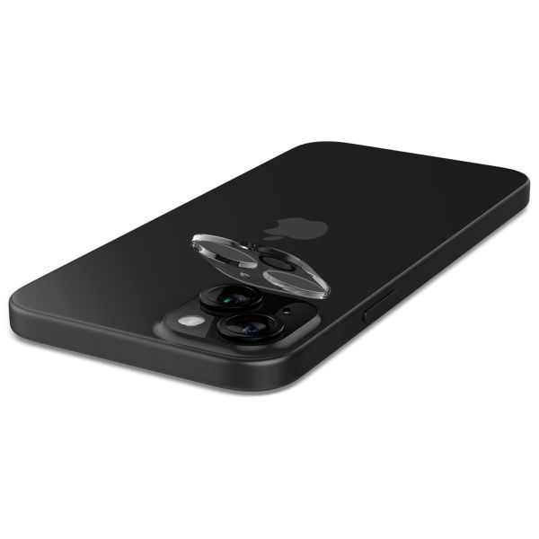 Spigen GLAStR EZ Fit Optik Kameraschutz 2er-Pack für Apple iPhone 15 / 15 Plus - Crystal Clear