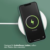 Accezz Liquid Silikoncase Apple iPhone 13 Pro - Dunkelgrün