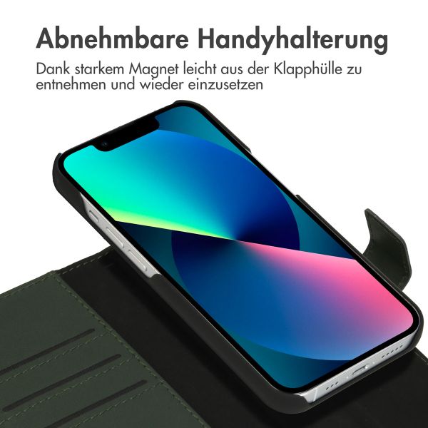 Accezz Premium Leather 2 in 1 Klapphülle für das iPhone 13 Mini - Grün