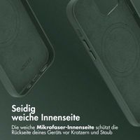 Accezz MagSafe Leather Backcover für das iPhone 12 (Pro) - Cedar Green