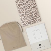 Selencia Sabi Klapphülle mit Leopardenmuster Samsung Galaxy Tab A11 Plus - Soft Ivory