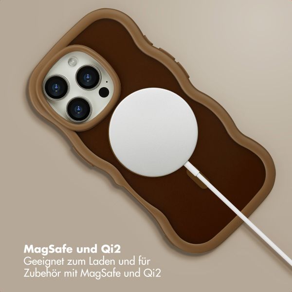 Selencia Wavy Backcover mit MagSafe Apple iPhone 16 Pro - Mocha Brown