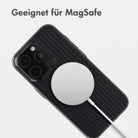 Accezz Lite Backcover mit MagSafe | Fluted | Apple iPhone 15 Pro - Schwarz