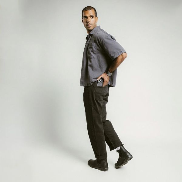 Nomad Modern Horween Leather Case Apple iPhone 16 Pro Max - Schwarz