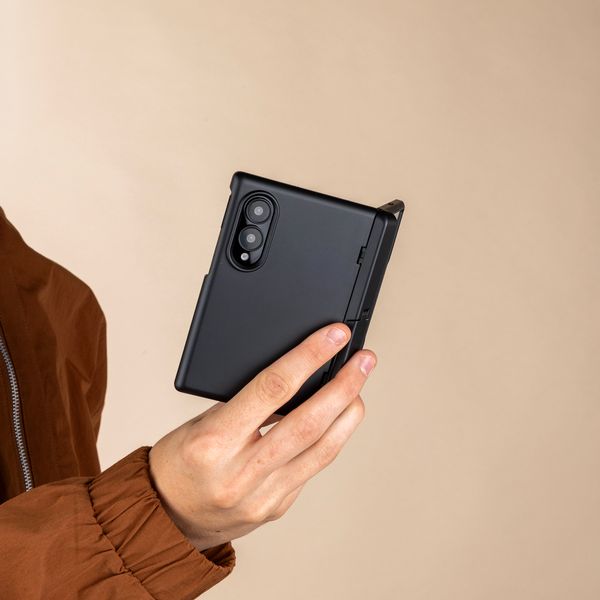 imoshion Color Backcover mit Ständer Samsung Galaxy Z Fold 8 - Schwarz