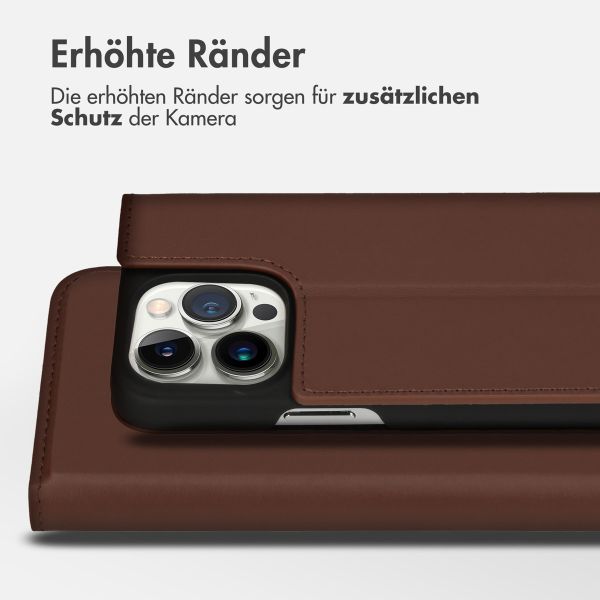 Accezz Premium Leather Slim Klapphülle für das Apple iPhone 14 Pro - Braun