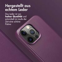 Accezz 2-in-1 Klapphülle aus Leder mit MagSafe für das Apple iPhone 15 Pro Max - Heath Purple