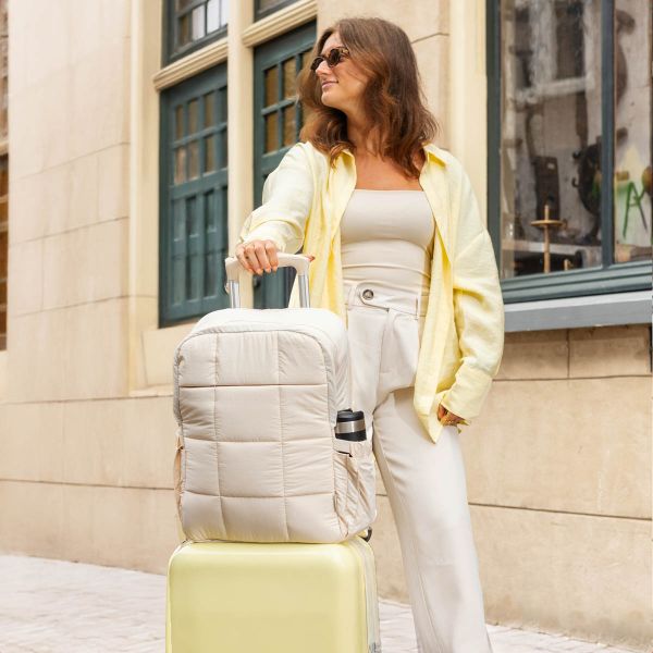 Selencia Vaya Puffy Laptop Rucksack 16 Zoll - Soft Ivory