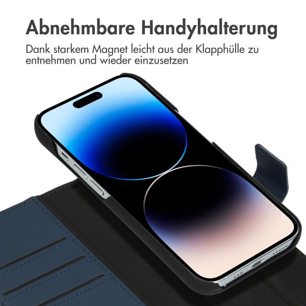 Accezz Premium Leather 2 in 1 Klapphülle für das iPhone 14 Pro - Dunkelblau